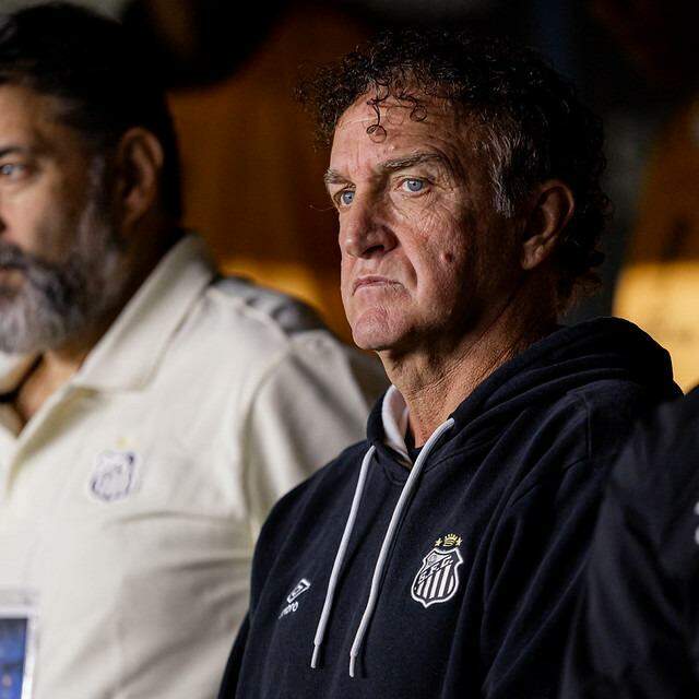 "Temos um desequilíbrio grande no elenco em algumas posições", comentou o técnico