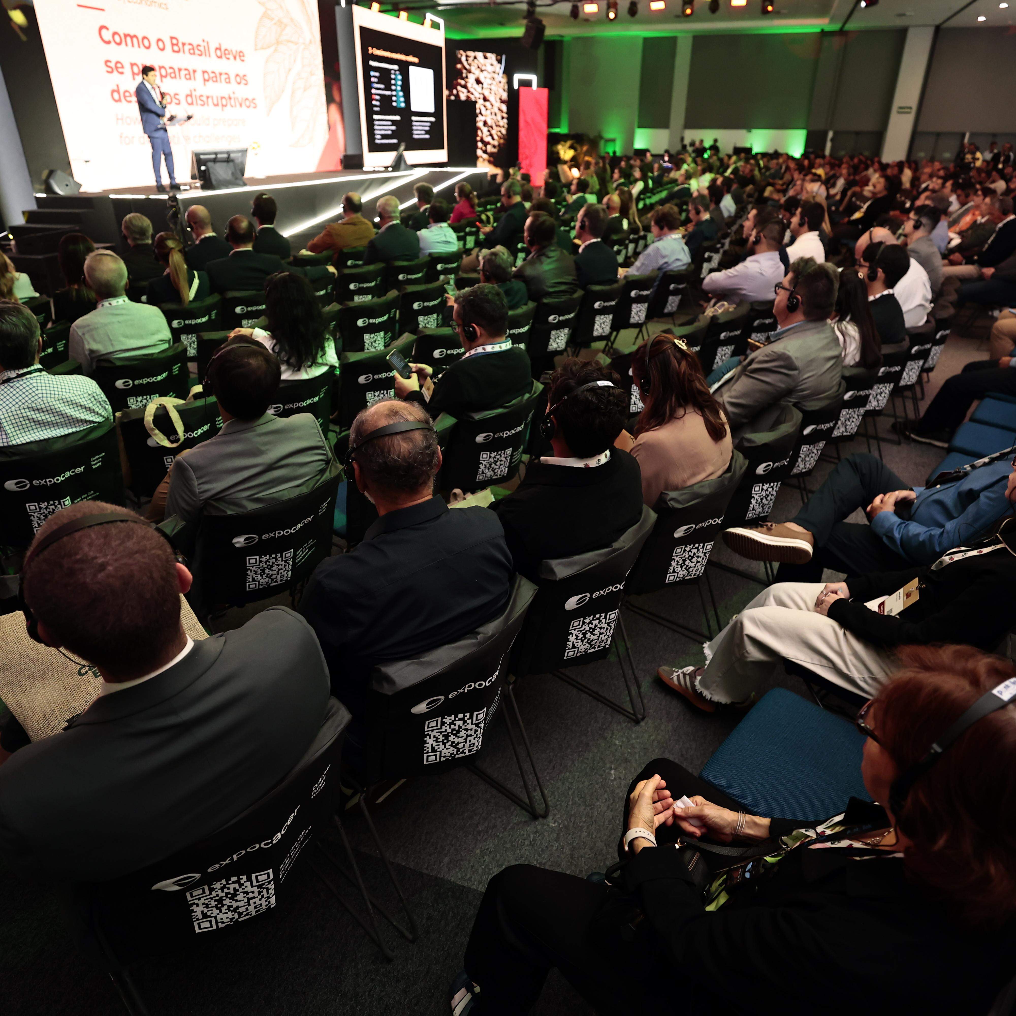 Seminário Internacional do Café, no Santos Convention Center: debates com exportadores e especialistas