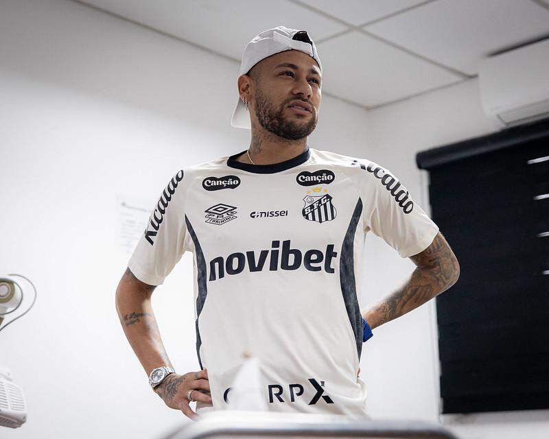 Neymar possui contrato com o Santos até o dia 31 de dezembro