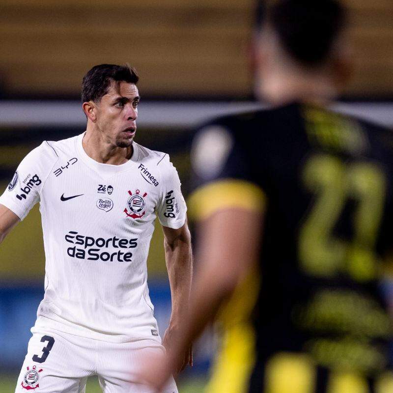 Corinthians evolui na Libertadores com Diniz e volta a terminar como 1º do grupo após 8 anos
