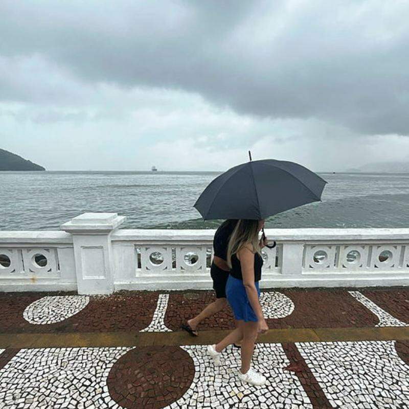 Previsão do tempo indica chuva para o fim de semana na Baixada Santista