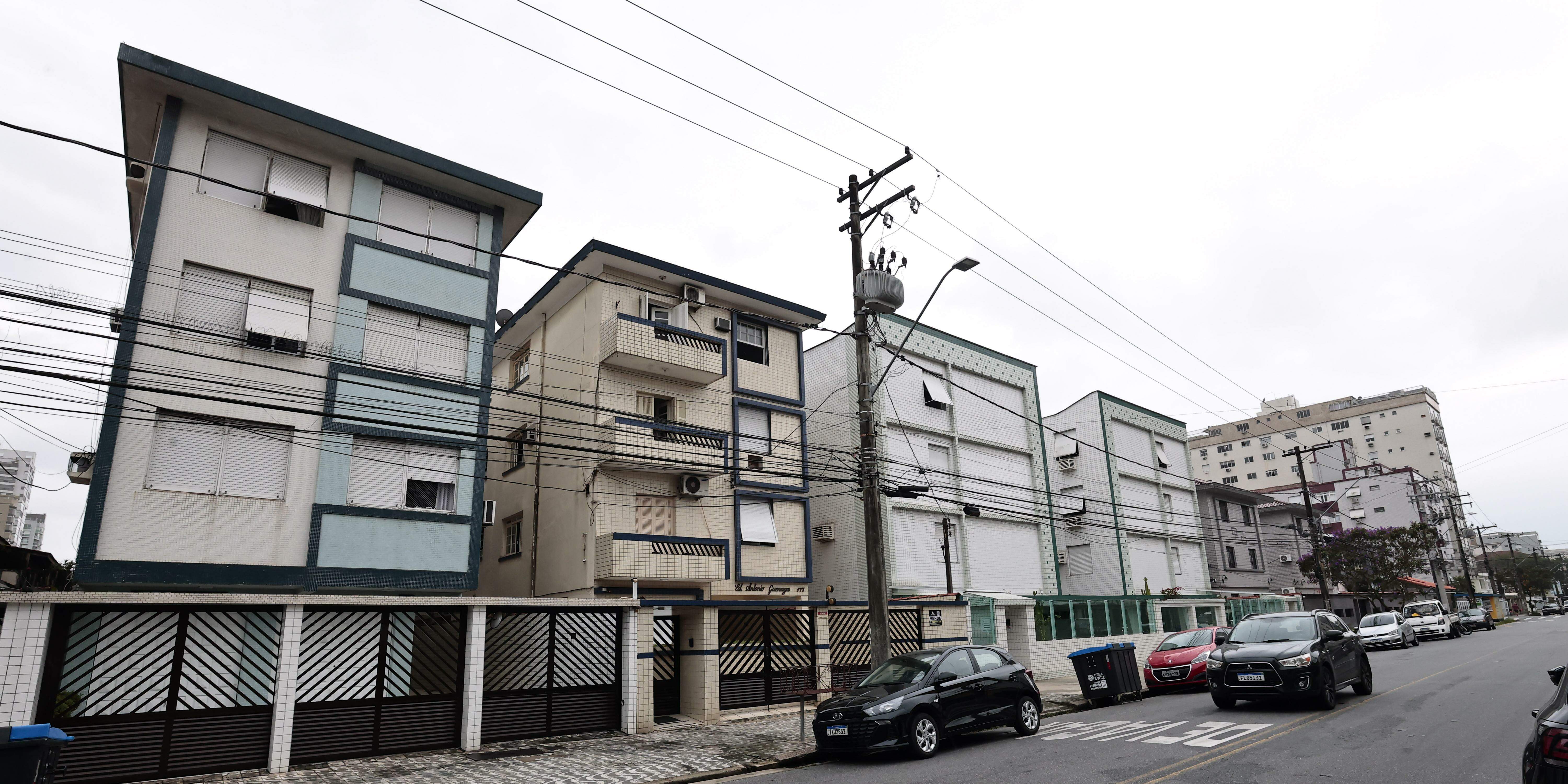 Prédios de três andares no Embaré: bairro é o campeão na contagem de lotes com este tipo de edificação, aponta Perfil da Produção Imobiliária
