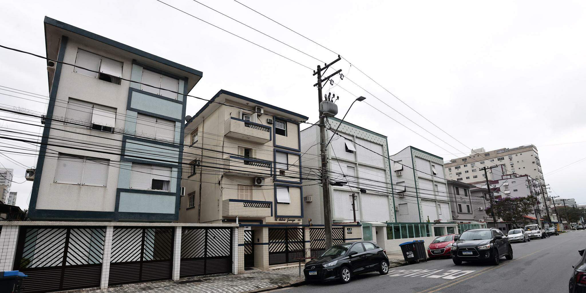 Prédios de três andares no Embaré: bairro é o campeão na contagem de lotes com este tipo de edificação, aponta Perfil da Produção Imobiliária