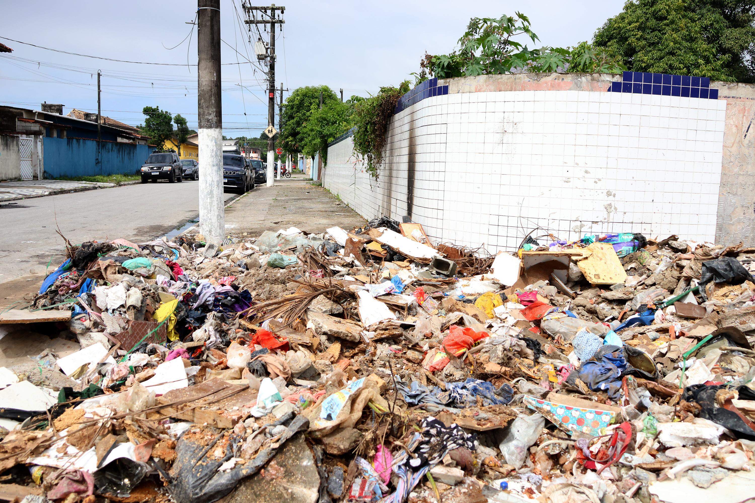 Somente entre fevereiro e março deste ano, foram identificados 978 pontos de despejo irregular de lixo