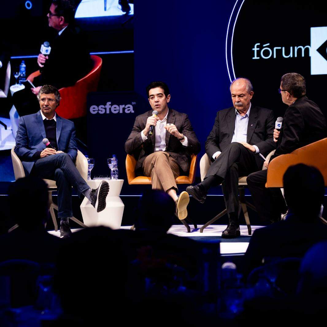 Painel com André Esteves, Bruno Dantas e Aloizio Mercadante abordou caso Master e autonomia financeira