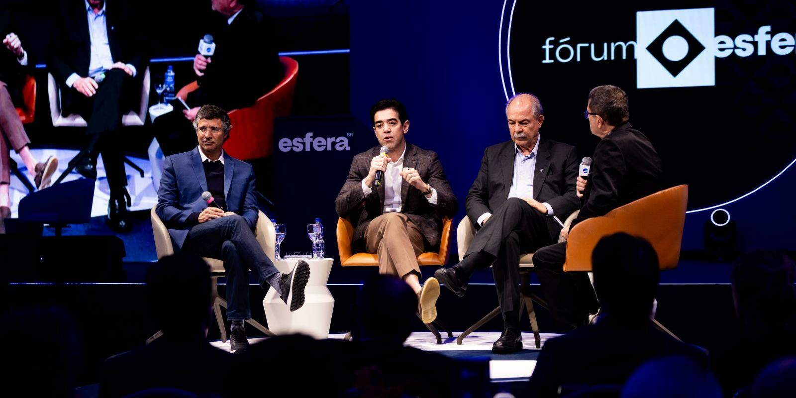Painel com André Esteves, Bruno Dantas e Aloizio Mercadante abordou caso Master e autonomia financeira