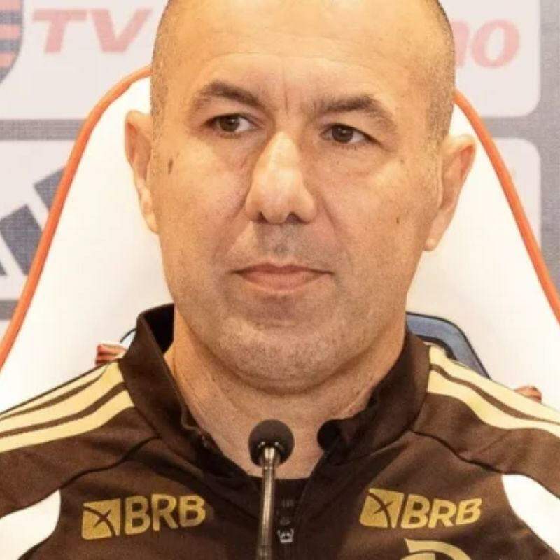 Jardim critica arbitragem após derrota para o Palmeiras: 'É fácil dar amarelo para o Flamengo'