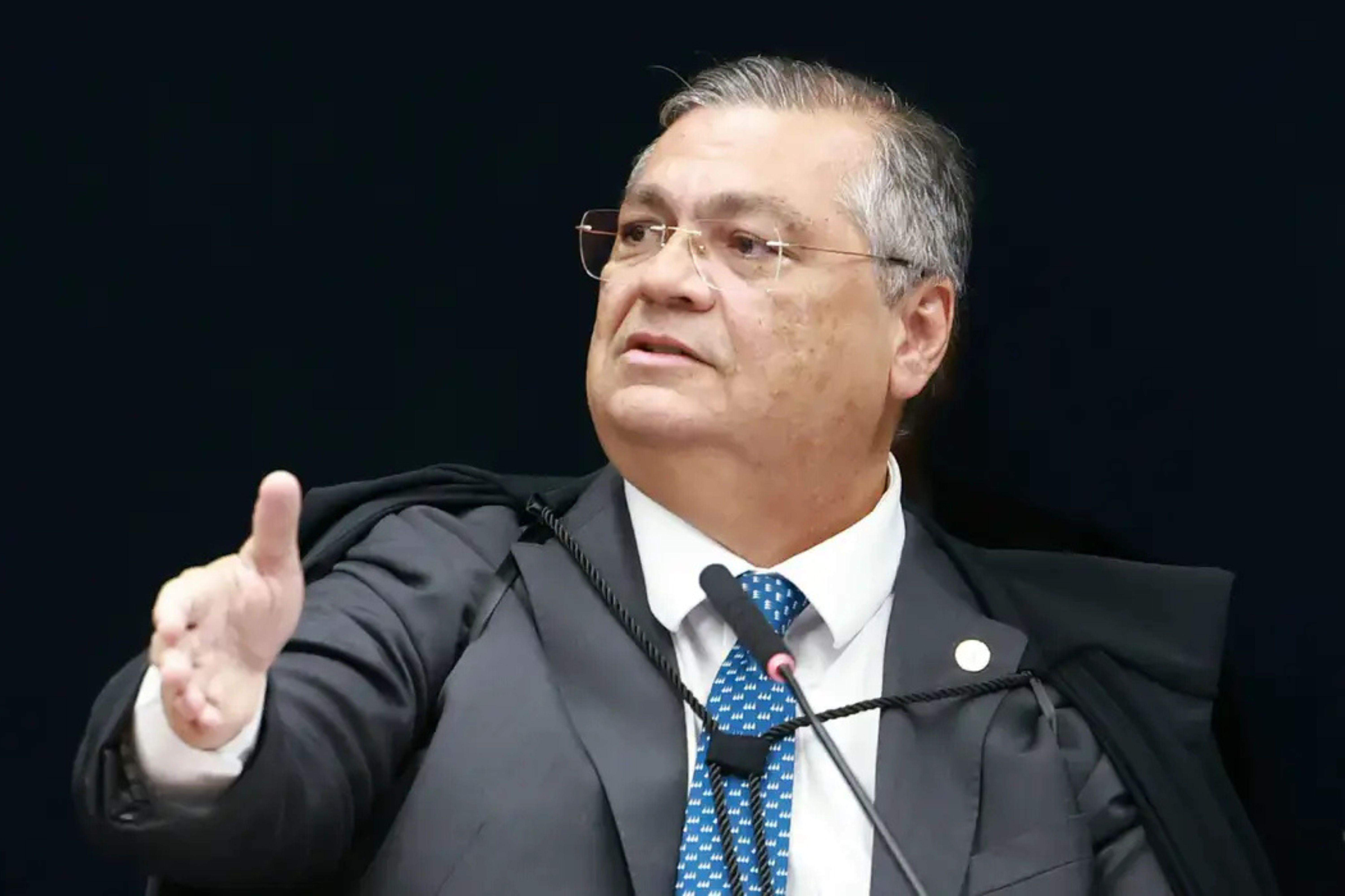 Dino nega pedido de soltura de Deolane Bezerra
