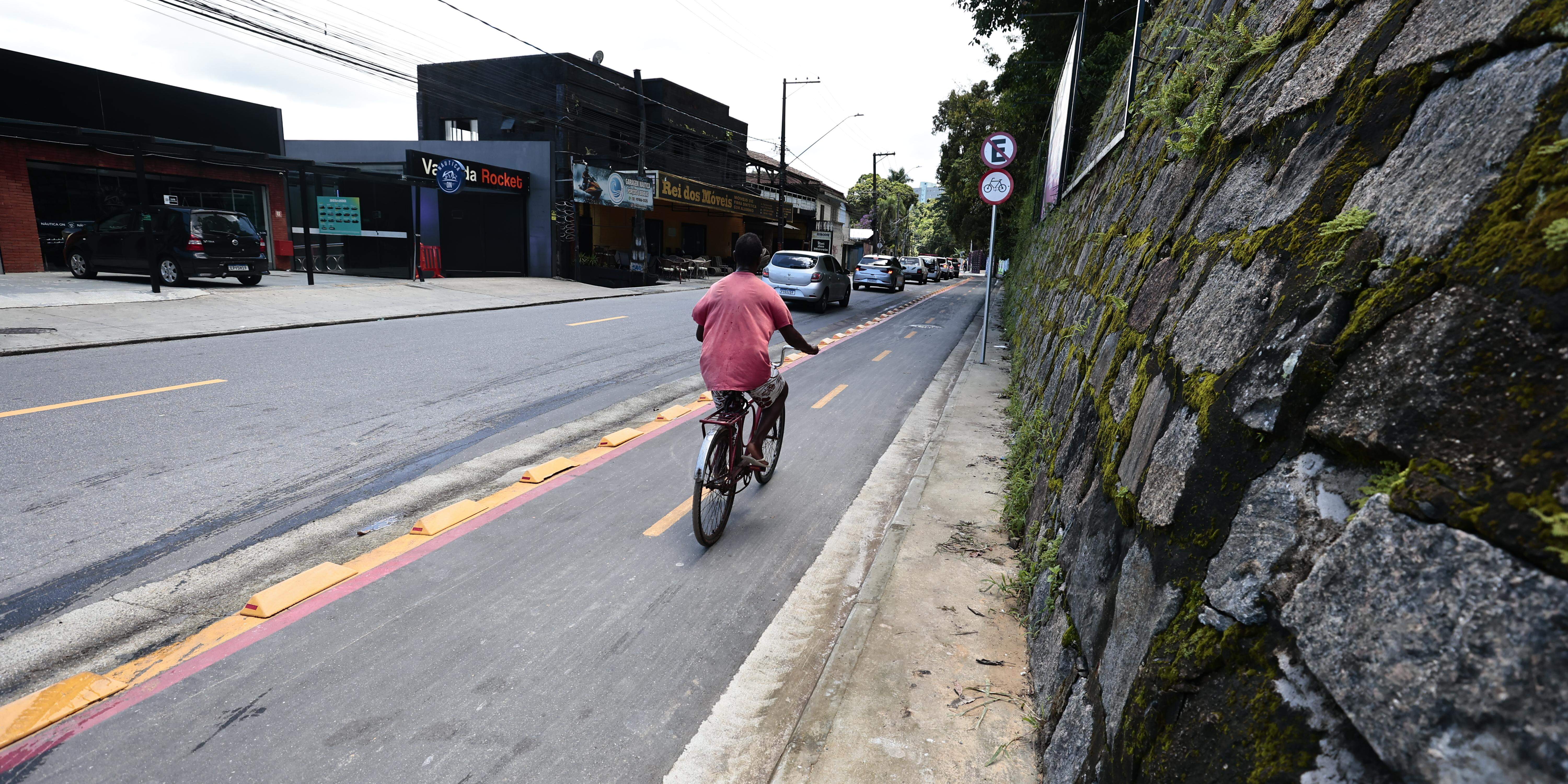 Ciclovia da Avenida Tupiniquins em São Vicente