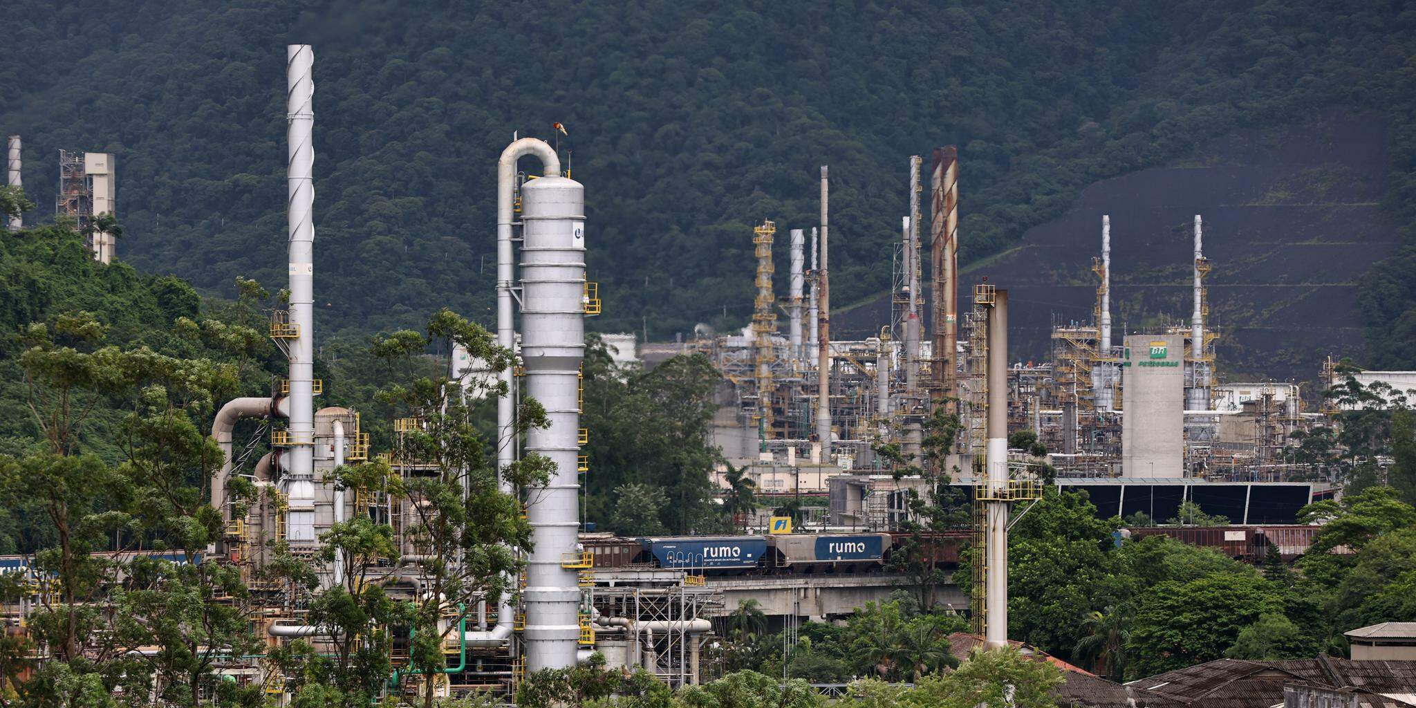 Integração entre diferentes segmentos, como siderurgia, petroquímica, fertilizantes, logística e energia, é importante para o futuro do Polo Industrial de Cubatão