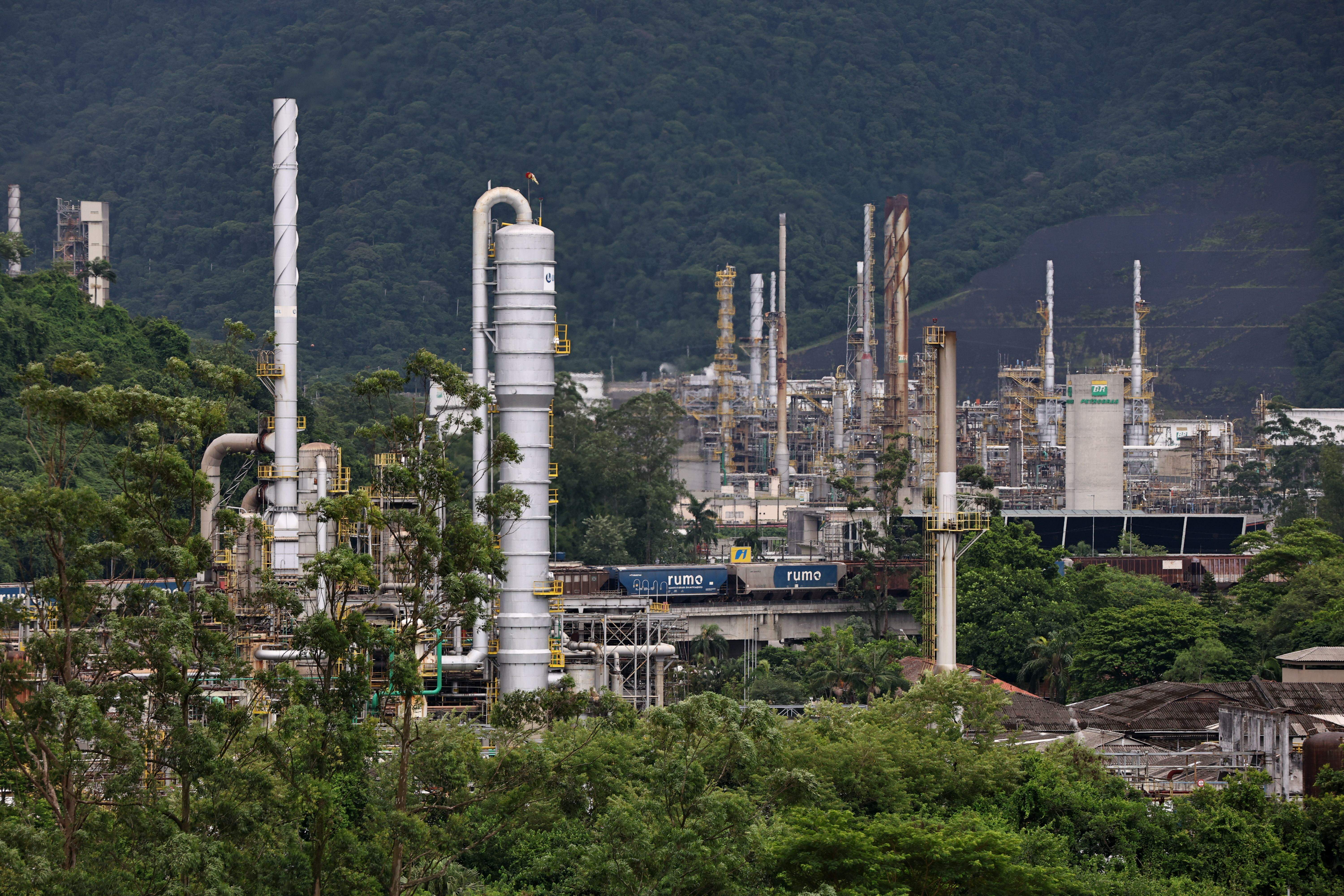 Integração entre diferentes segmentos, como siderurgia, petroquímica, fertilizantes, logística e energia, é importante para o futuro do Polo Industrial de Cubatão