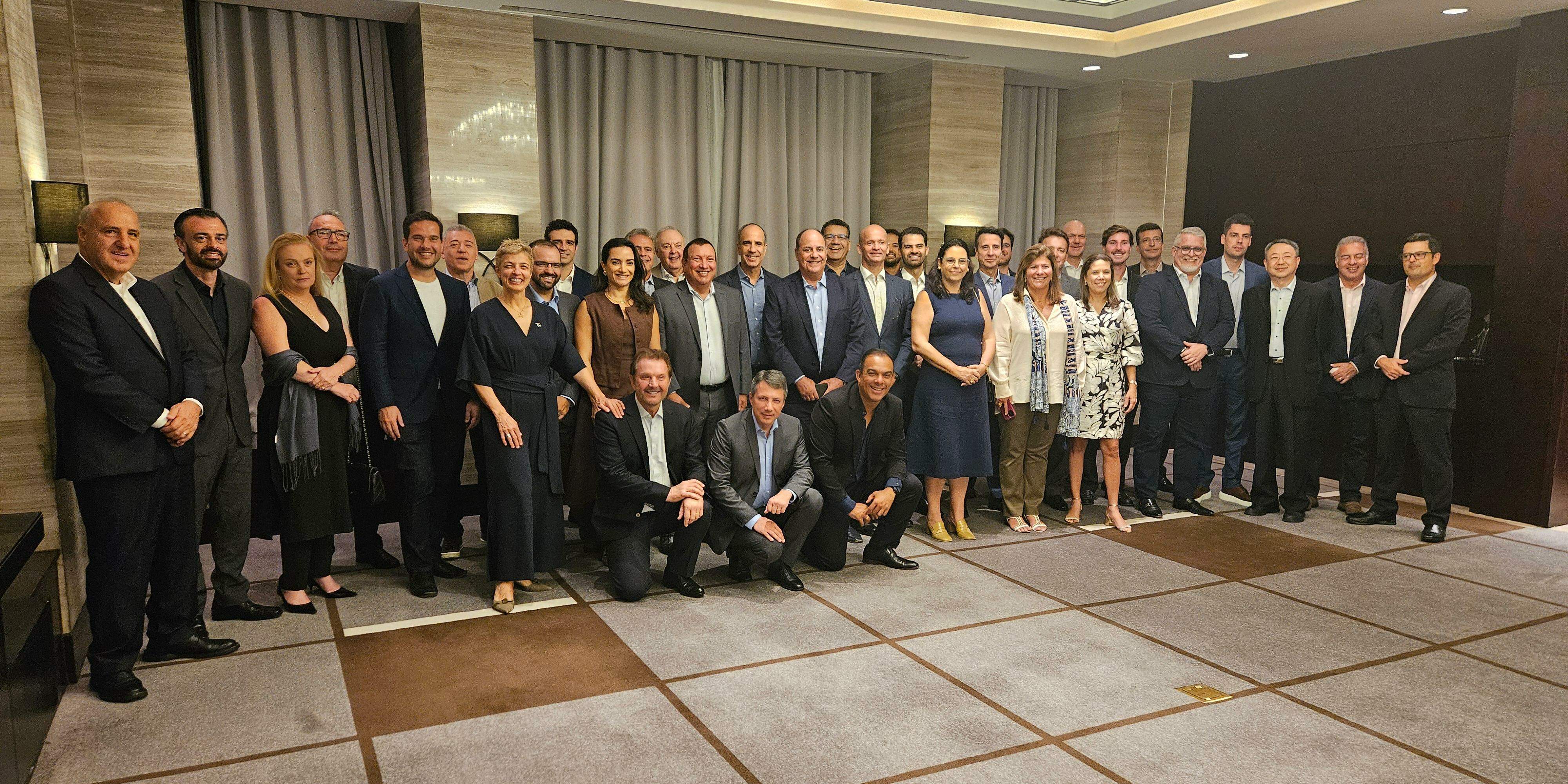Comitiva brasileira se reuniu no Hilton Beijing Wangfujing, em Pequim, na noite de ontem, para o primeiro compromisso oficial da viagem de dez dias pela China