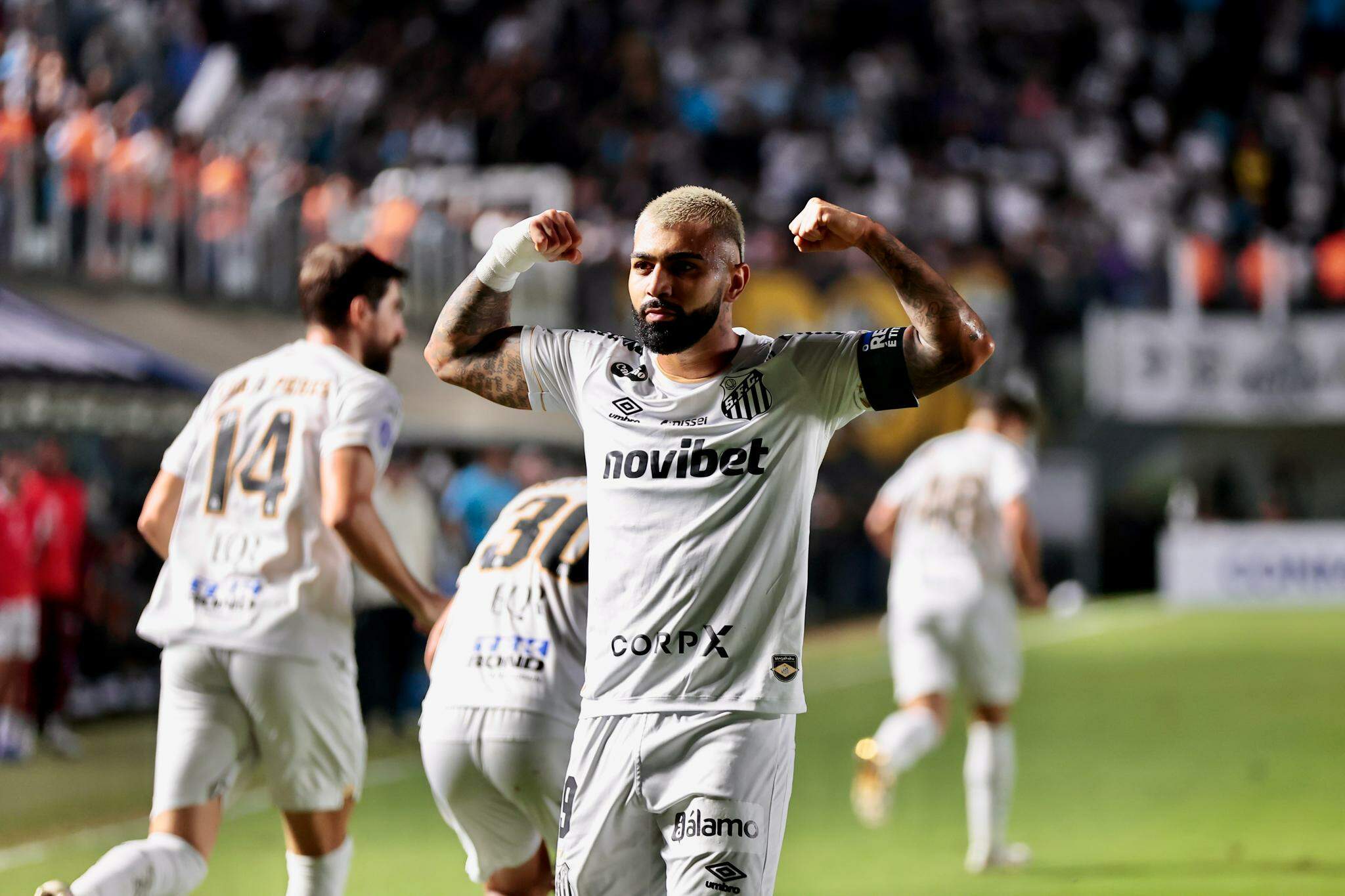 Gabigol marcou o primeiro para o Peixe, aos 14 minutos