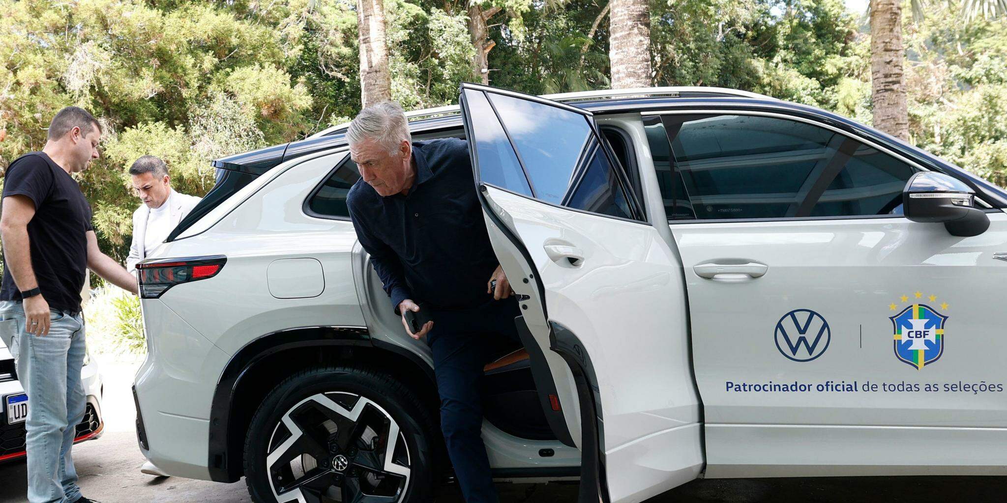 Carlo Ancelotti chega á Granja Comary para o início da preparação para a Copa do Mundo