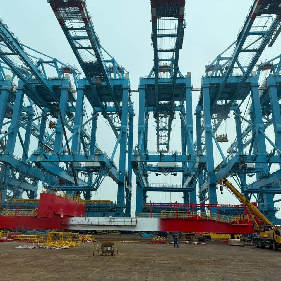 Brazilian delegation experienced the massive industrial structure of ZPMC