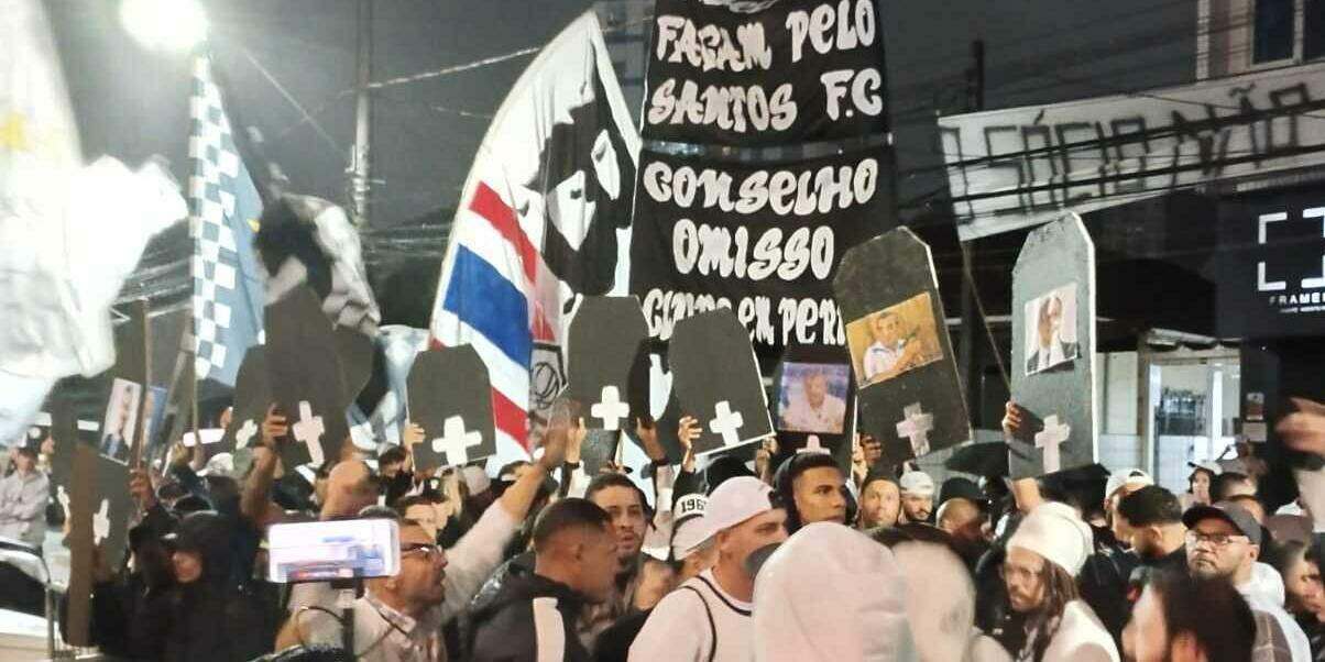 Torcedores protestaram nas primeiras sessões e prometem marcar presença nesta quinta, na Vila