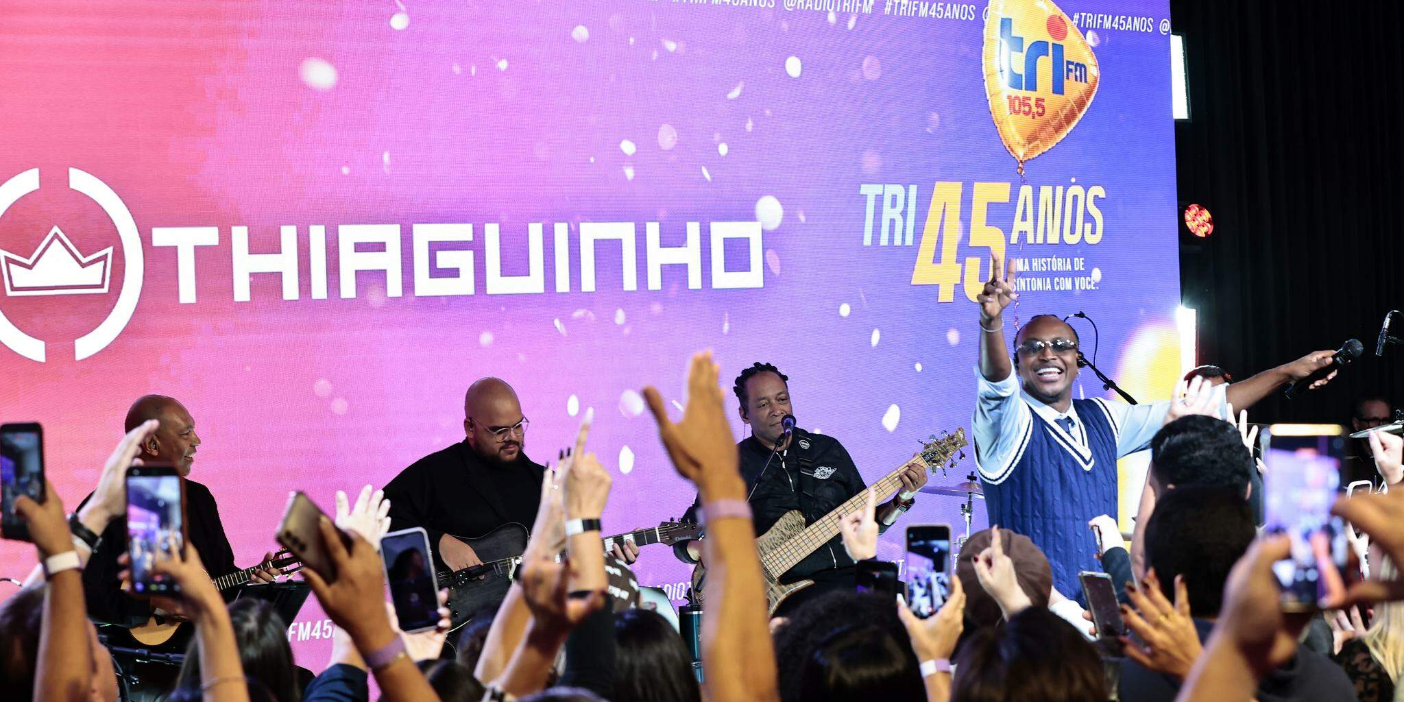 Cantor fez um show de mais de duas horas com grandes sucessos e apresentando sua nova turnê Bem Black, homenagem à música negra