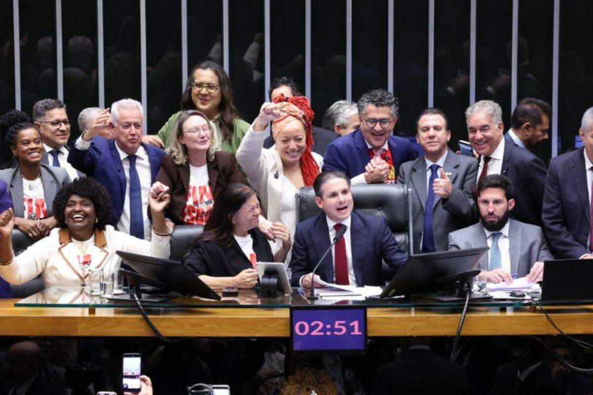 Lula diz que fim da escala 6x1 é 'conquista histórica e civilizatória'