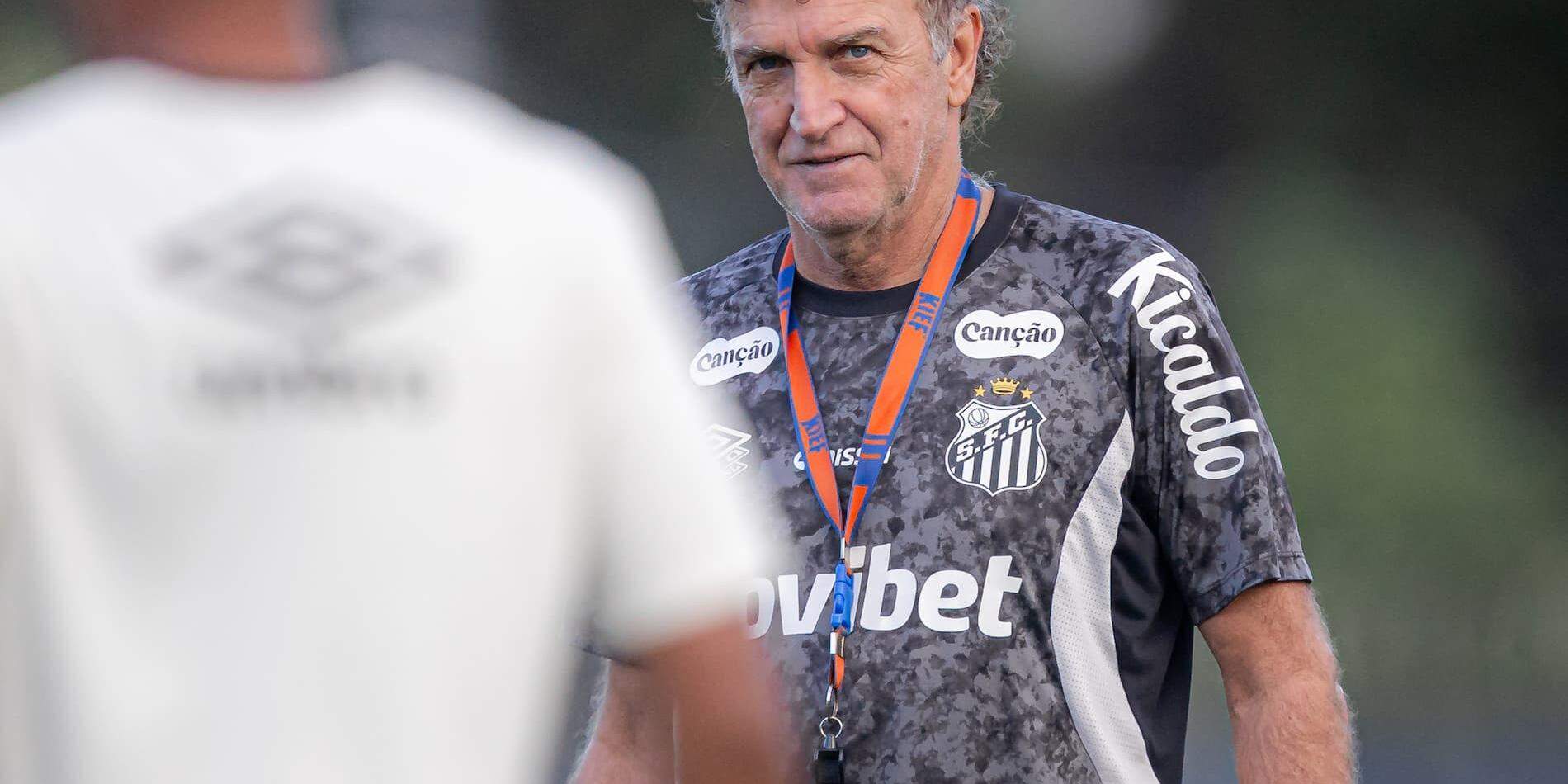 A missão de Cuca é tirar o Santos da área de risco contra o Vitória, neste sábado, na Vila