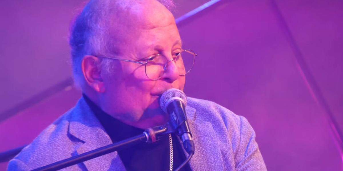 Guilherme Arantes celebra 50 anos de carreira no centro de convenções
