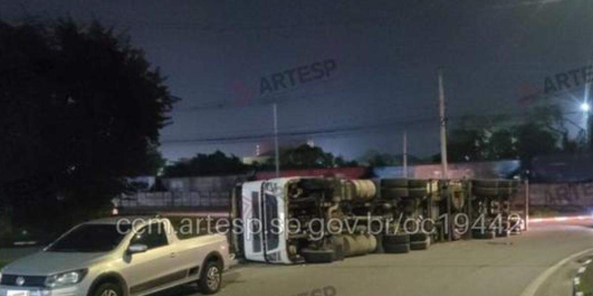 Acidente ocorreu na altura de Santos