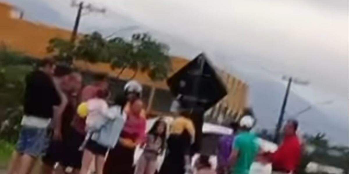 Acidente envolveu uma bicicleta e uma moto
