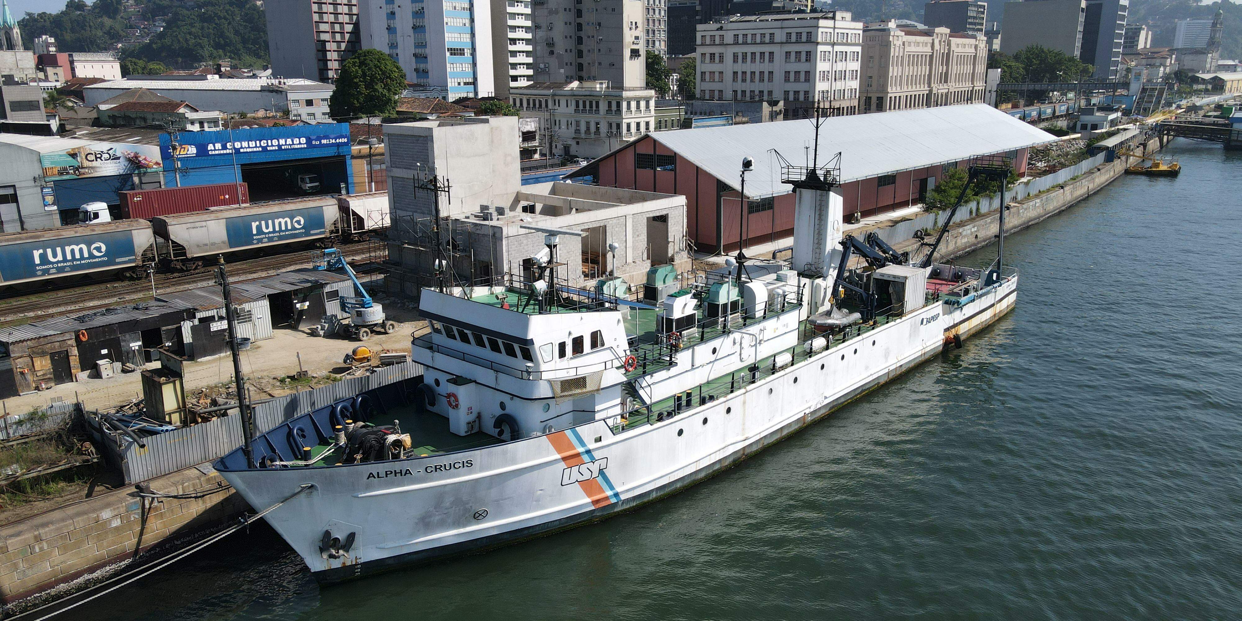 Embarcação Alpha Crucis ficará cerca de 60 dias em docagem no Rio de Janeiro