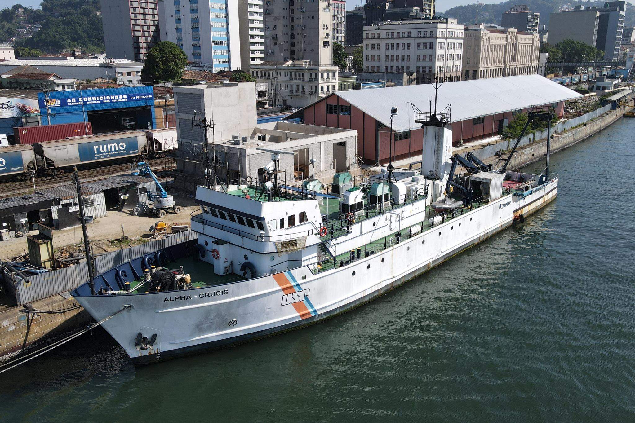 Embarcação Alpha Crucis ficará cerca de 60 dias em docagem no Rio de Janeiro