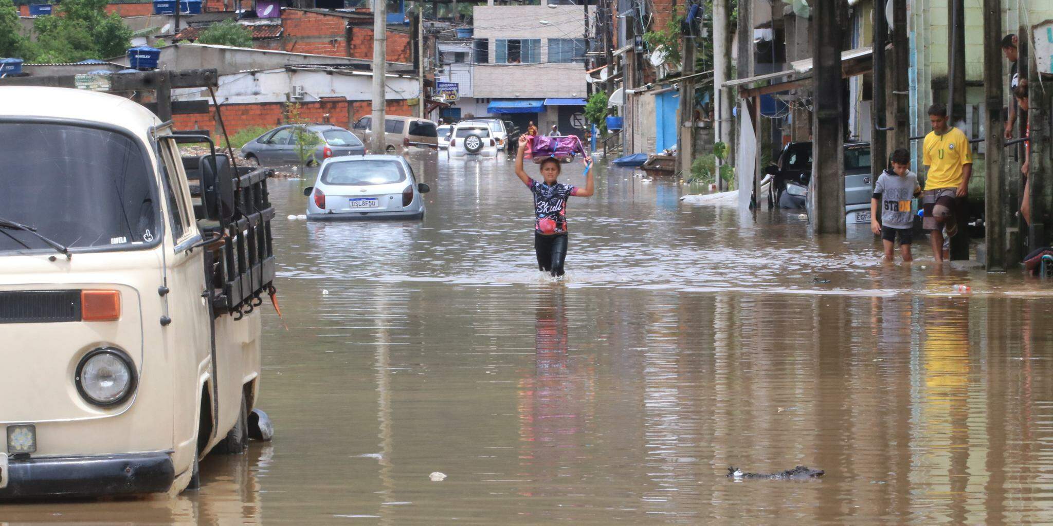 Cidades costeiras podem ter condições mais propícias a chuvas intensas e alagamentos, por exemplo