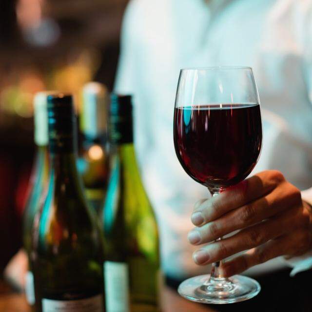 Elaborados com práticas sustentáveis, a vinícola também apresenta opções de vinhos orgânicos e veganos com certificados