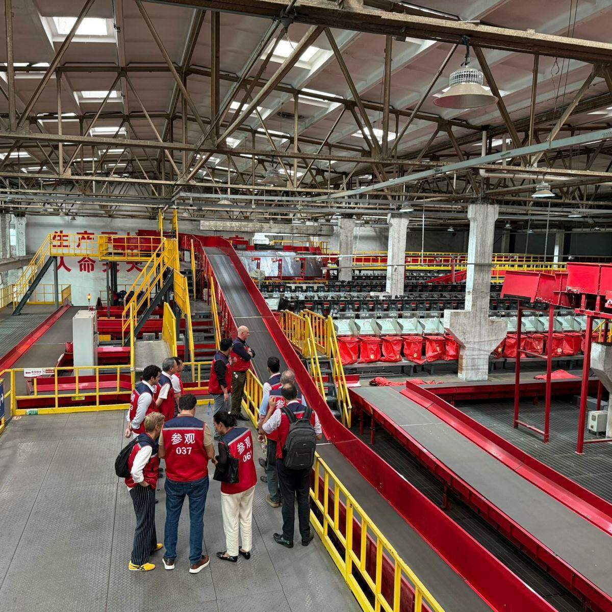 Circulação rápida de mercadorias é possível por conta de cadeia estruturada para agilizar transporte