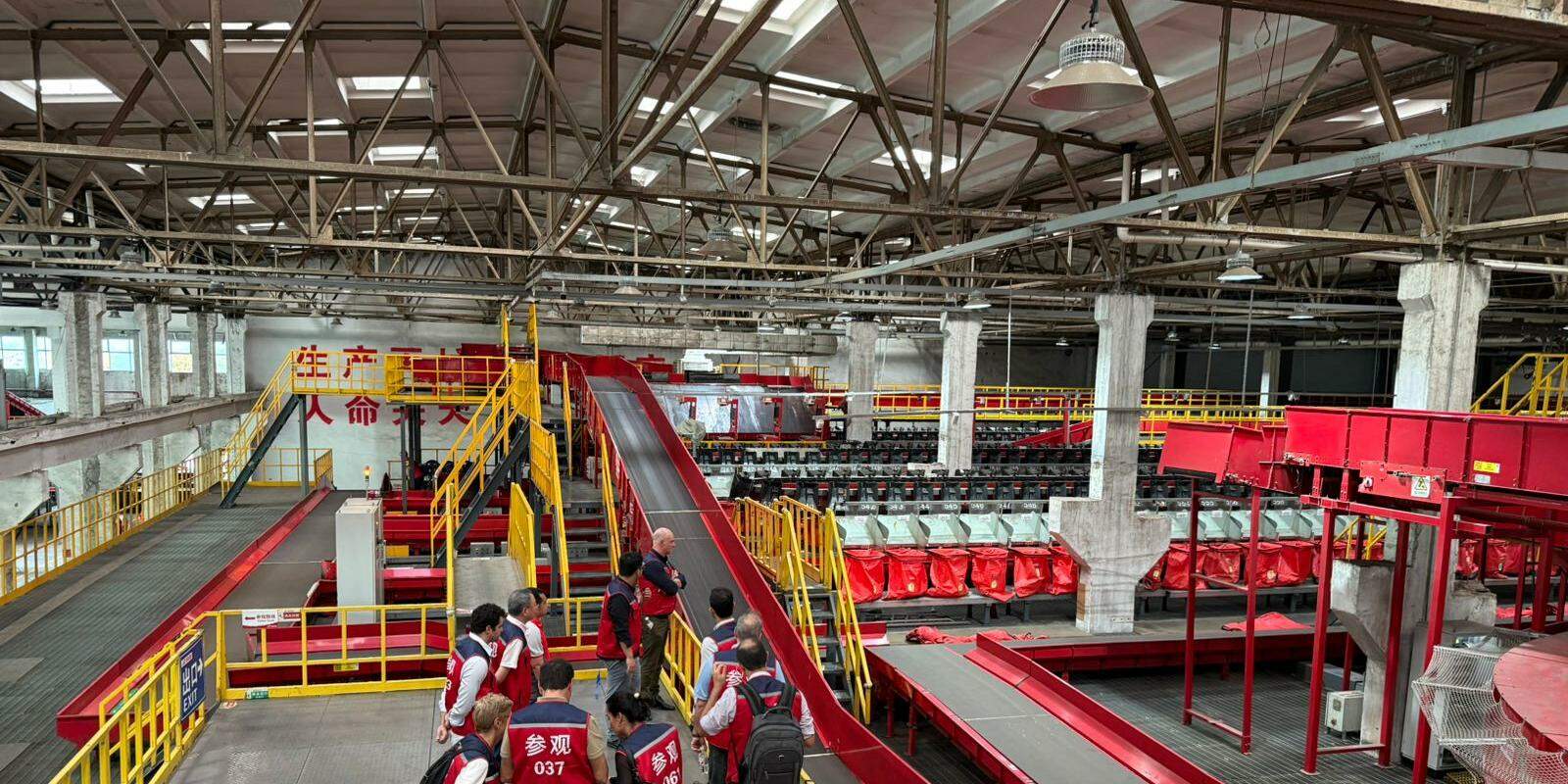 Circulação rápida de mercadorias é possível por conta de cadeia estruturada para agilizar transporte
