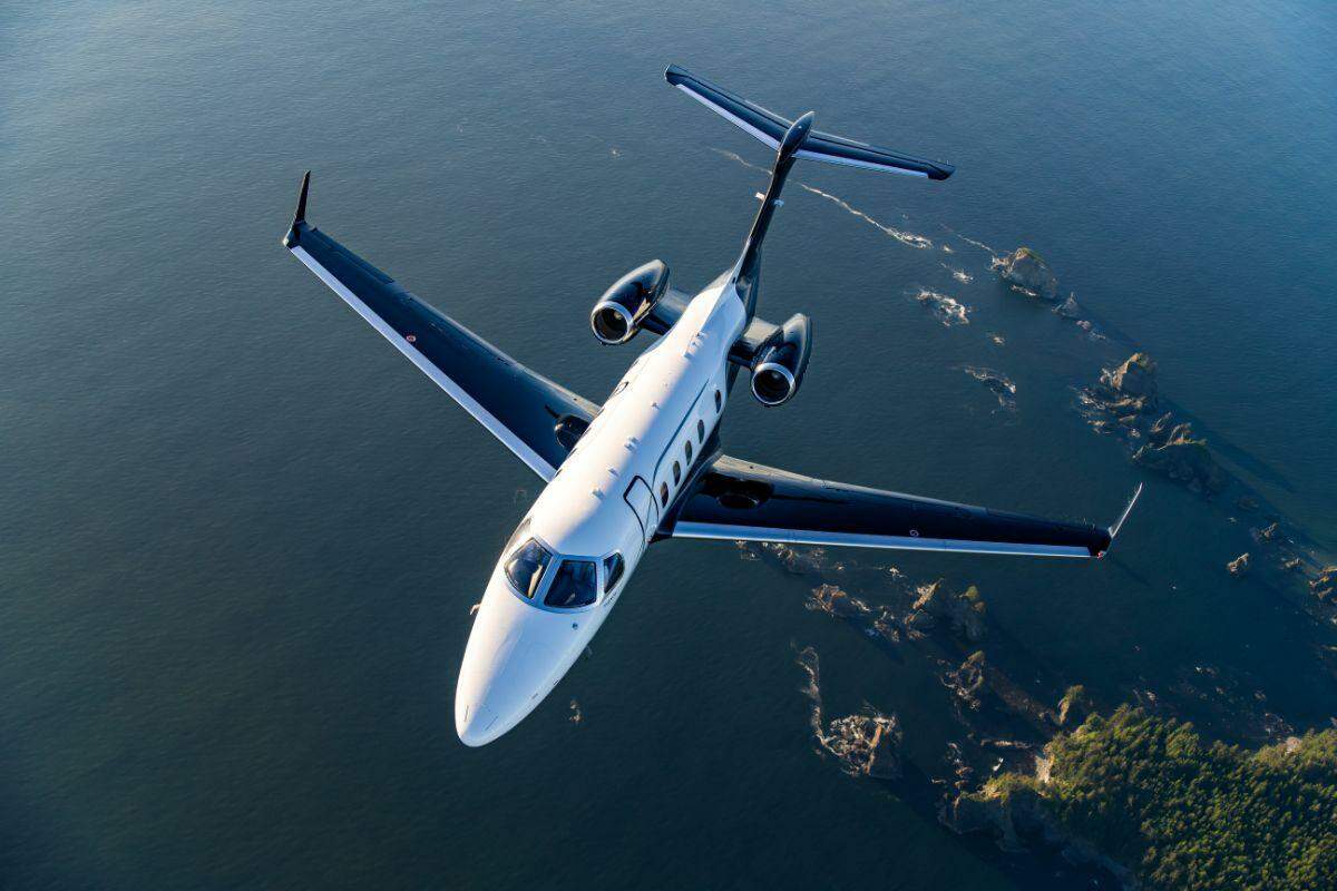 EUA determinam inspeções em jatos Embraer Phenom 300 após problema em testes