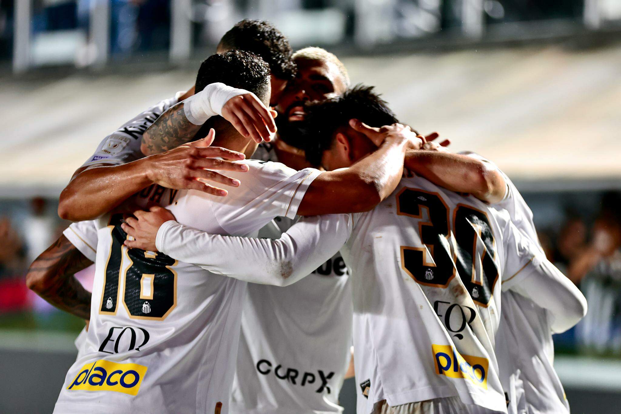 Miguelito abriu o placar para o Santos aos 19 minutos