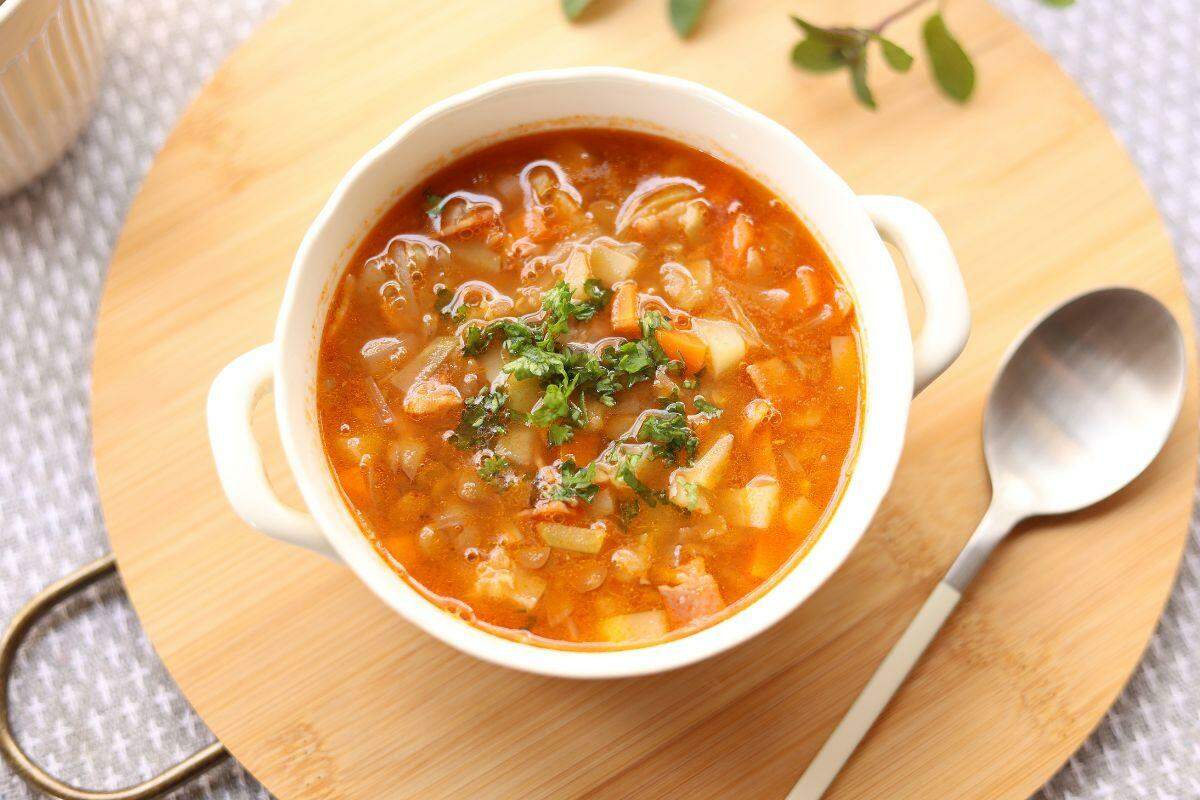 Sopa consistente