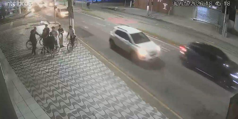 Crime ocorreu em  avenida movimentada de Guarujá