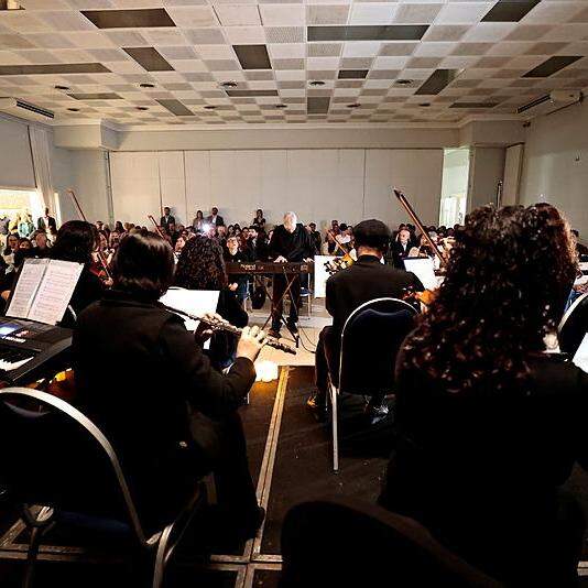 Comemoração reuniu um grande público, entre sócios e convidados, na sede do Tênis Clube: emoção tomou conta de boa parte da comemoração
