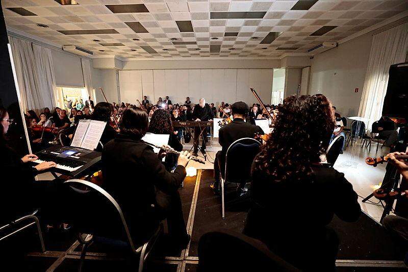 Comemoração reuniu um grande público, entre sócios e convidados, na sede do Tênis Clube: emoção tomou conta de boa parte da comemoração