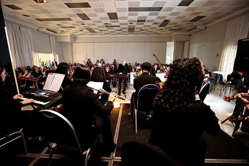 Comemoração reuniu um grande público, entre sócios e convidados, na sede do Tênis Clube: emoção tomou conta de boa parte da comemoração