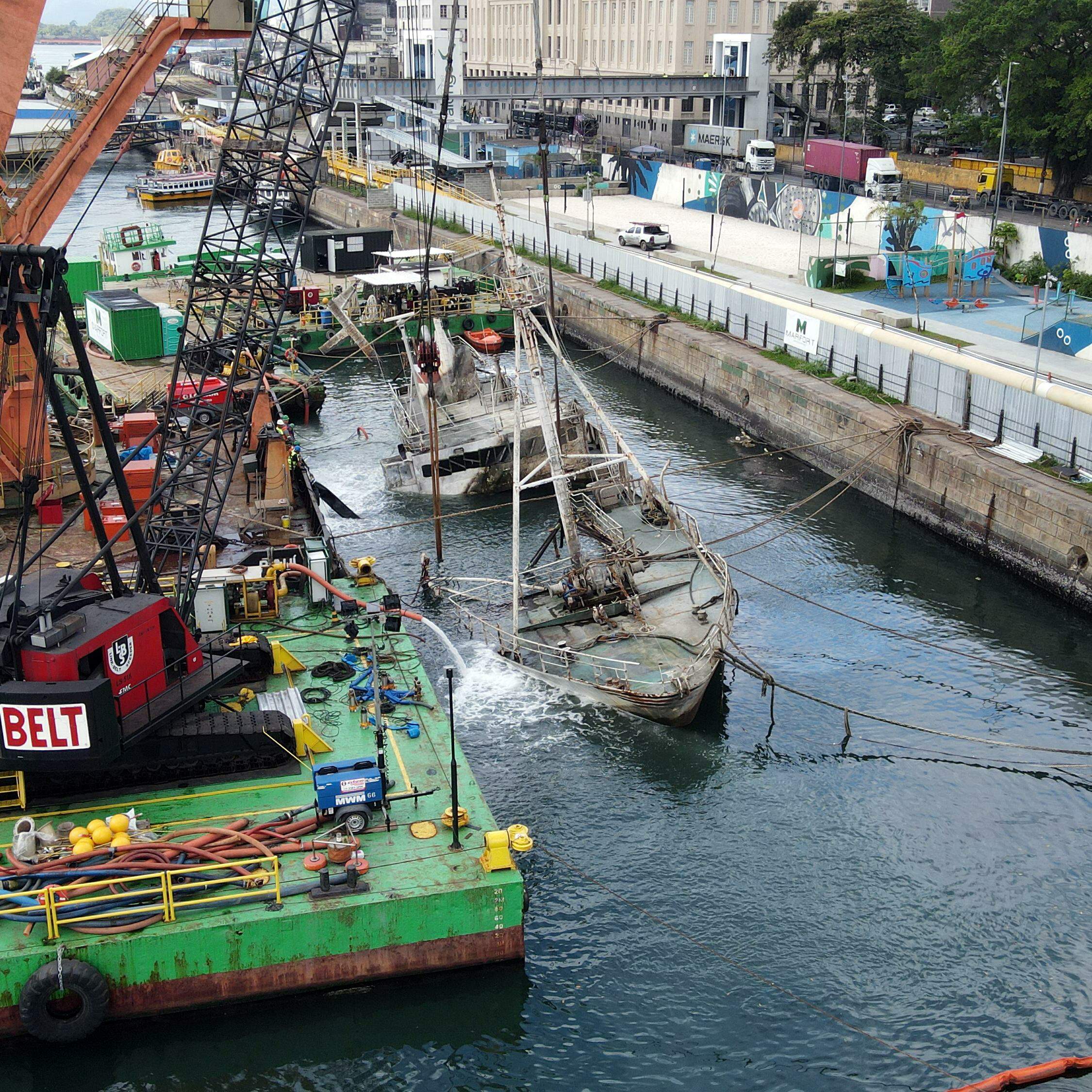 Equipe da Marfort foi ao Parque Valongo para teste de reflutuação do histórico navio oceanográfico