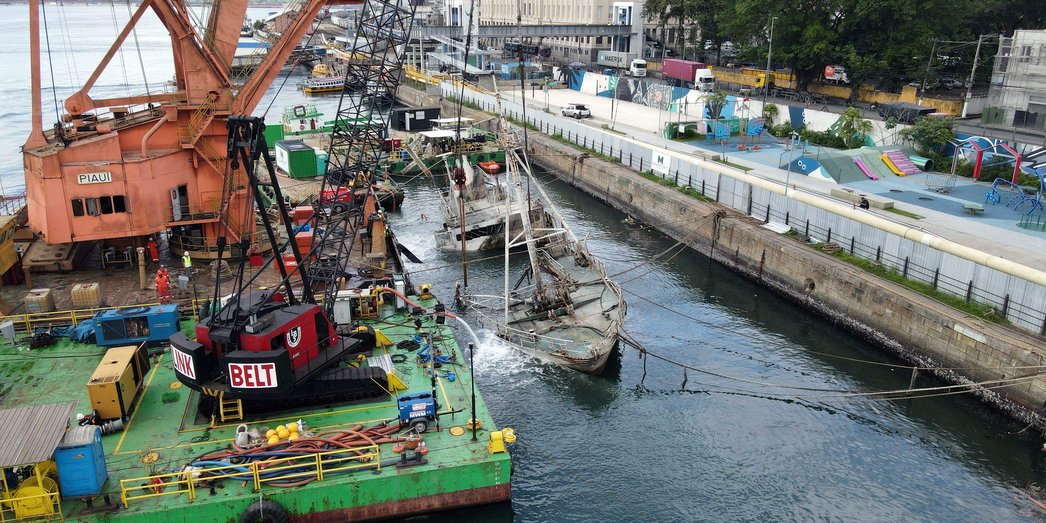 Marfort team visited Parque Valongo to conduct a refloating test of the historic oceanographic vessel