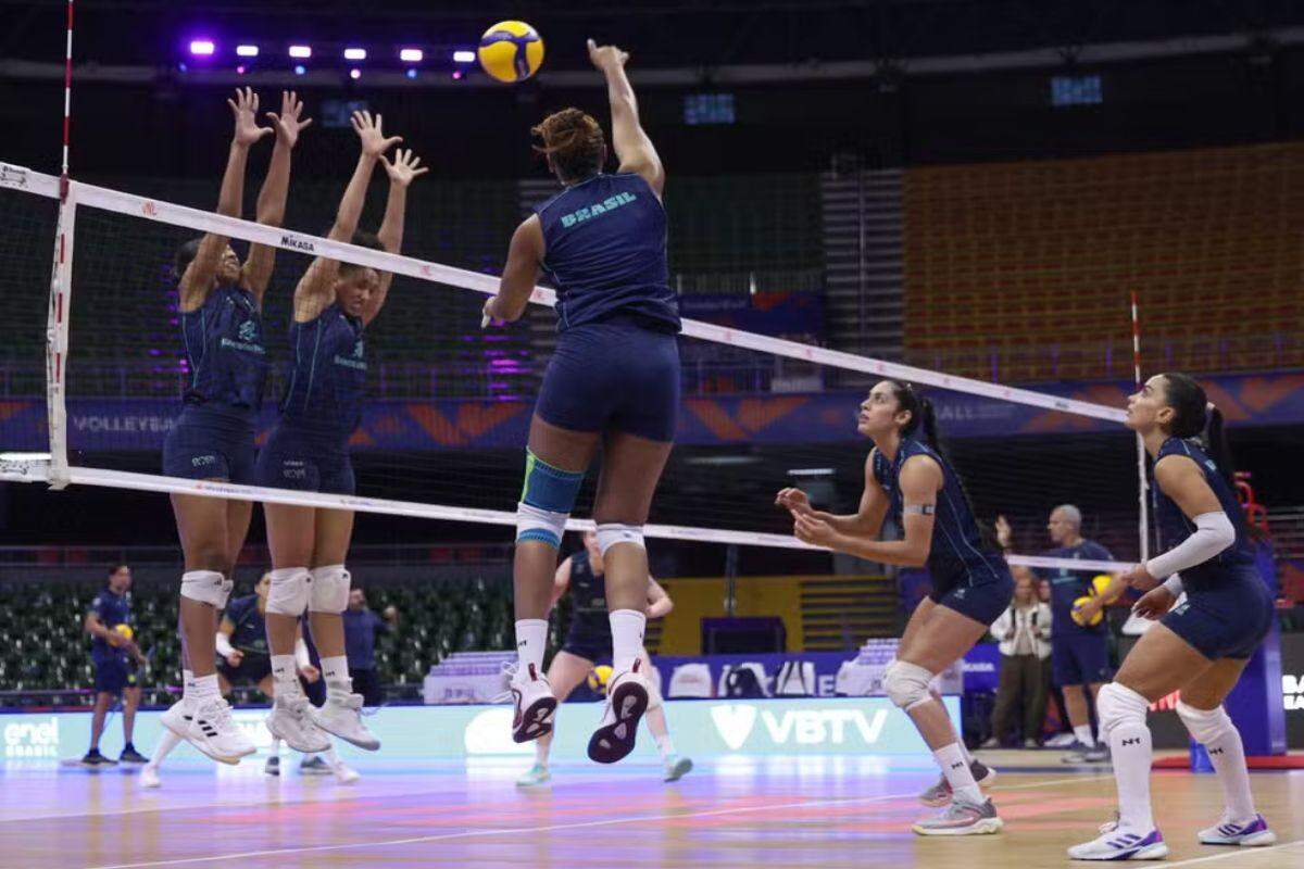 Seleção brasileira feminina de vôlei estreia com vitória sobre a Holanda na Liga das Nações