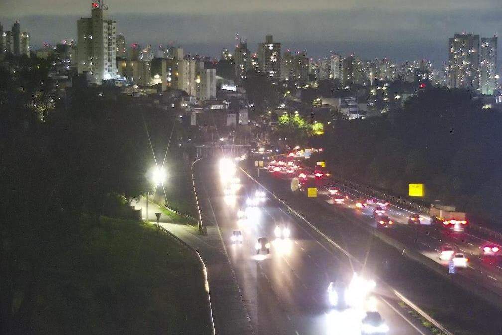 Entrada da Rodovia dos Imigrantes no planalto às 18h07 desta quinta-feira (4)