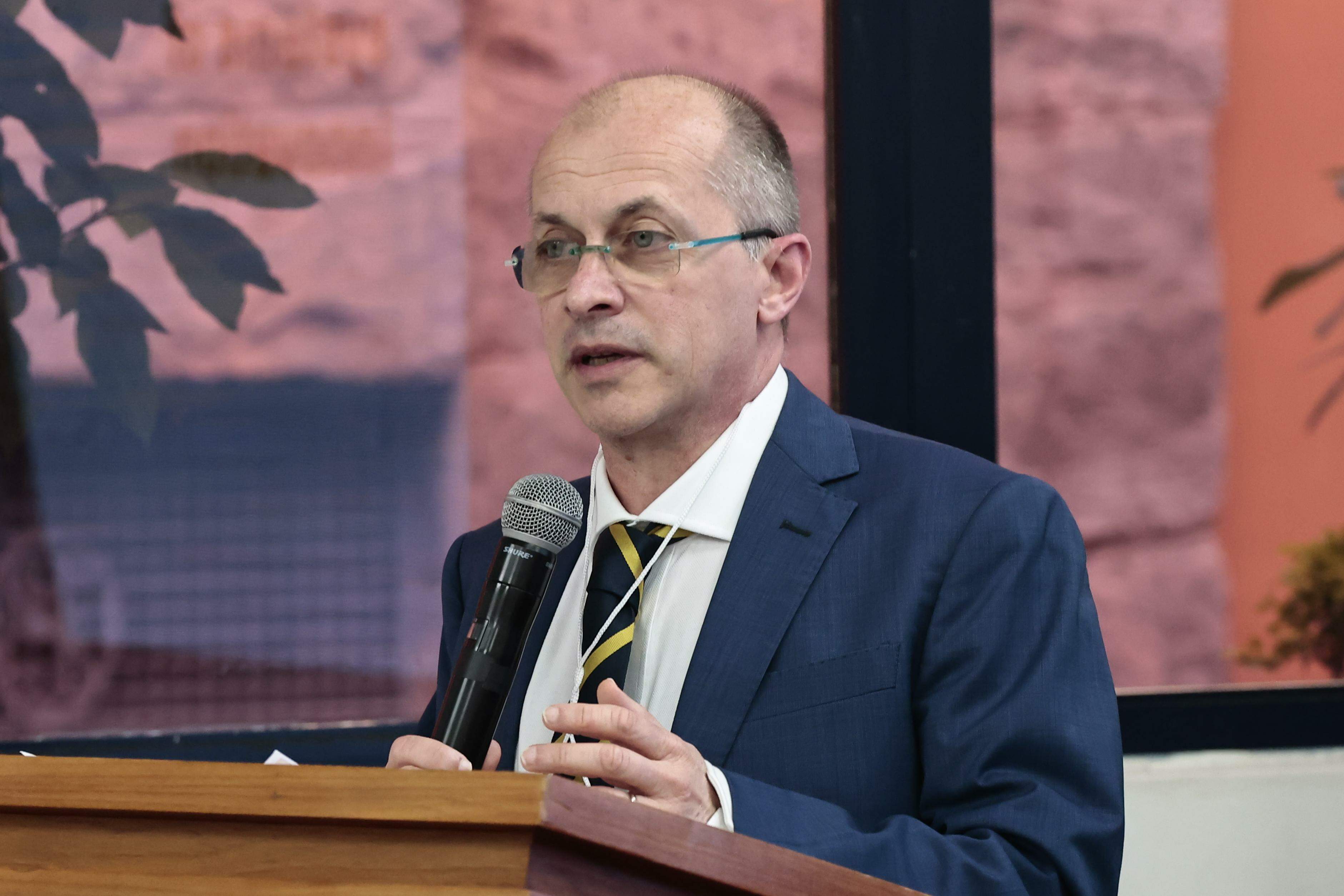 Especialista em Economia Aplicada e coordenador do Doutorado em Logística e Transportes da Universidade de Gênova, na Itália, o professor italiano Claudio Ferrari esteve no 2º Seminário Nacional de Pesquisa Aplicada ao Setor Portuário (Senaport), no mês passado, em Santos