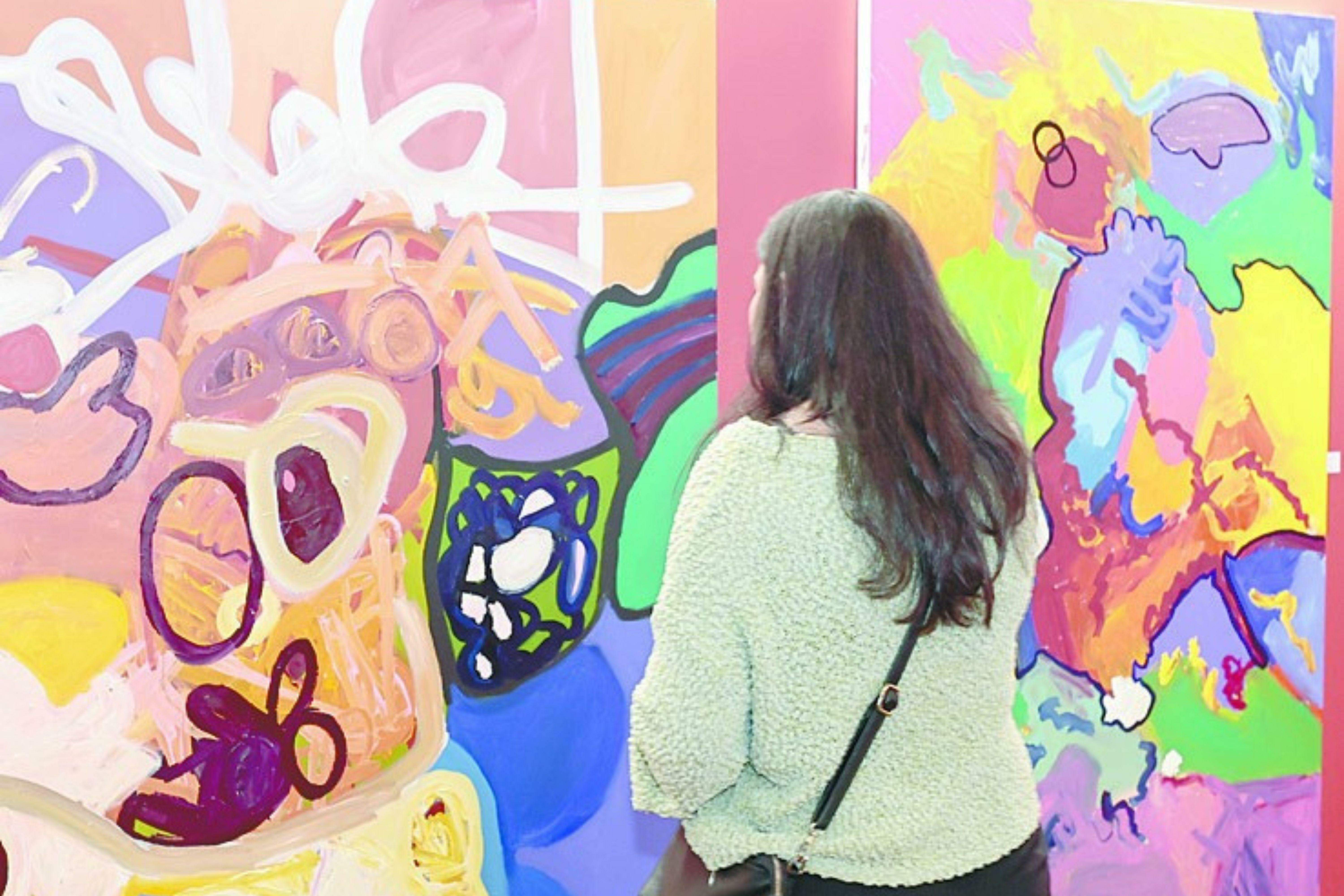Exposição Naji Ayoub e o Campo Vivo da Pintura permanece aberta