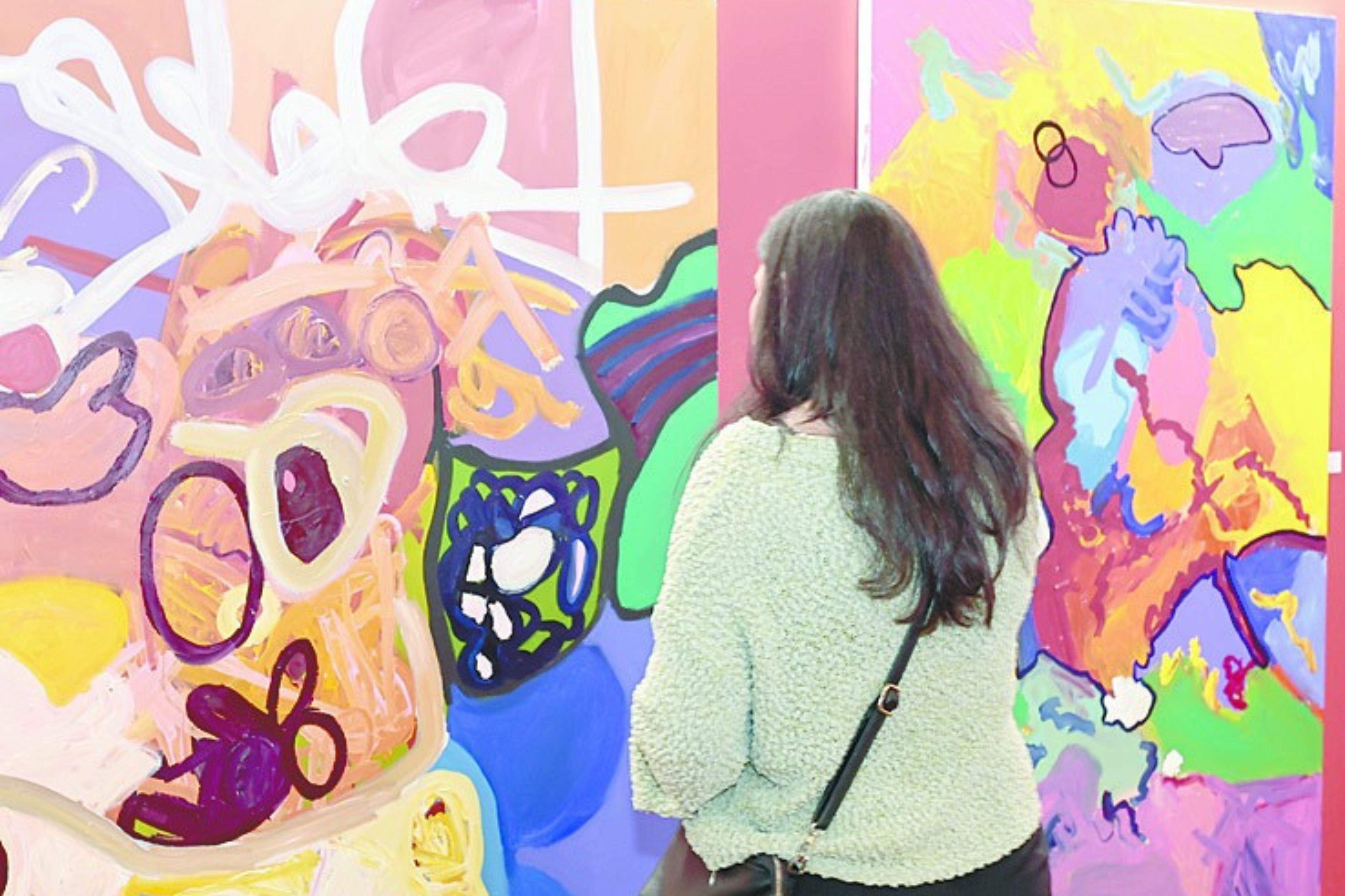 Exposição Naji Ayoub e o Campo Vivo da Pintura permanece aberta