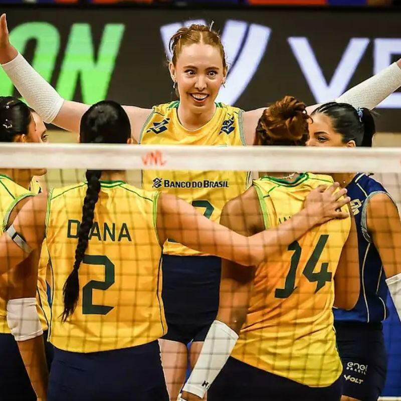 Seleção feminina de vôlei sofre no início, mas vence República Dominicana na Liga das Nações