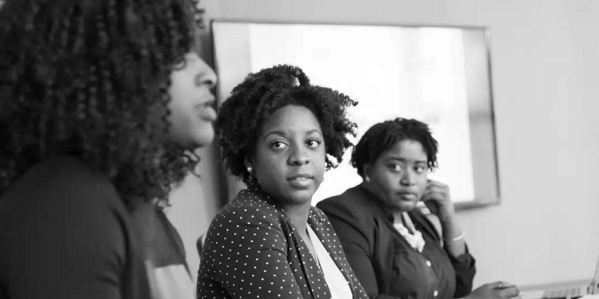 Desemprego entre mulheres negras jovens chega a 24,7%, aponta estudo