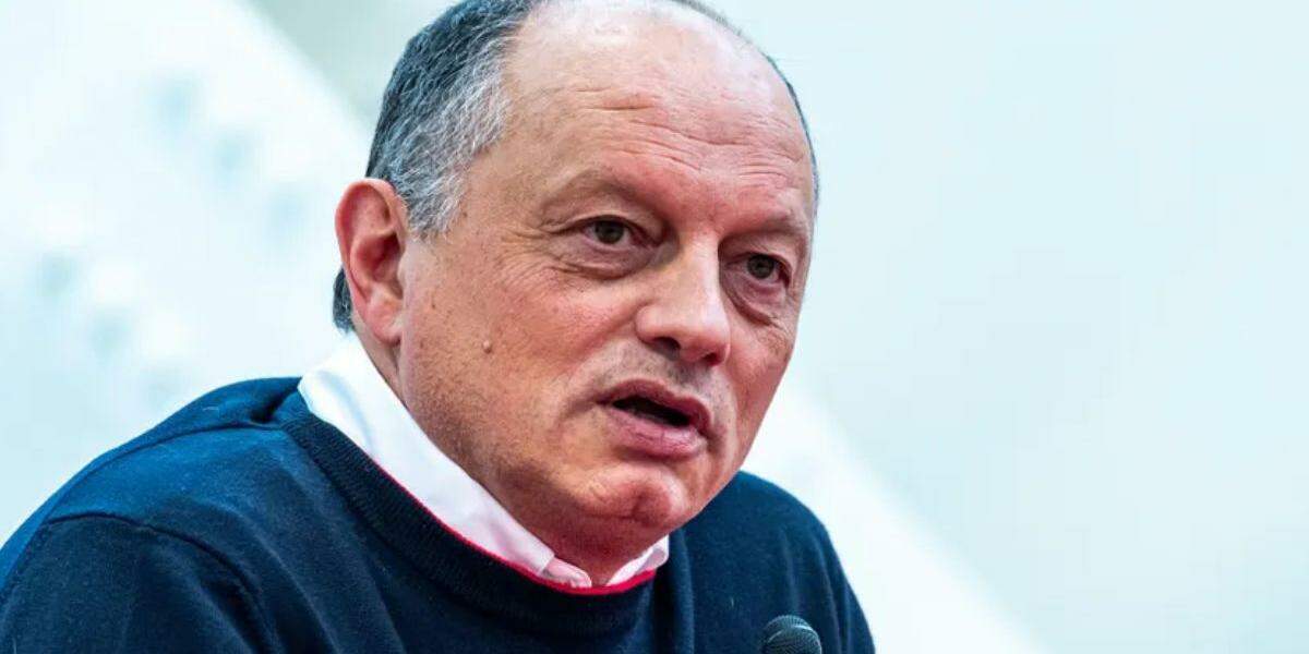 F1: Ferrari confirma internação do chefe Fred Vasseur em hospital de Mônaco