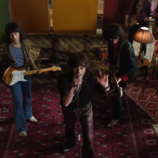 Os Rolling Stones aparecem rejuvenescidos por inteligência artificial no clipe da faixa "In The Stars", divulgado no Youtube